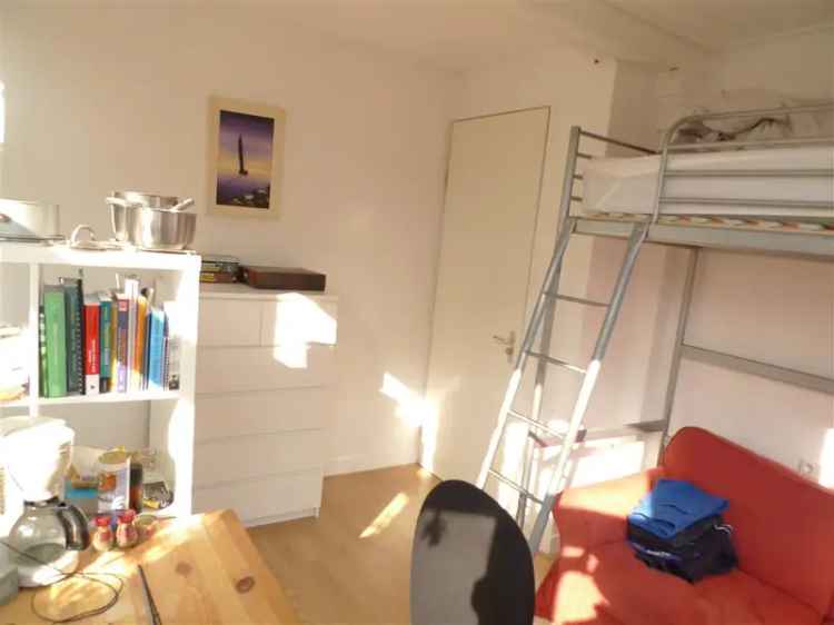 Kamer in Stadsvilla nabij Centrum