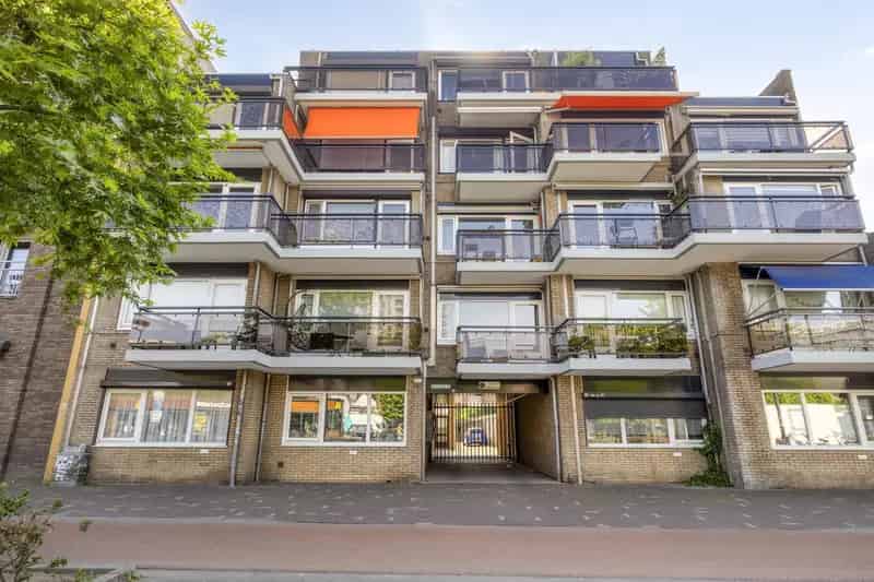 Centrum Tilburg 2 Kamer Appartement Piusplein 49m² Balkon
