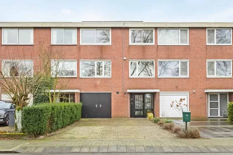 Huis te koop Rosmalen: Luxe Drive-in woning met aanleunwoning