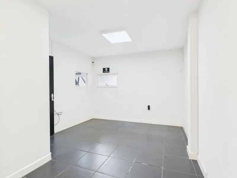 Bedrijfshal te Huur Roosendaal 413m2 Opslag Kantoor