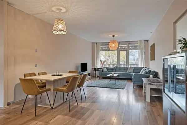 Ruim 4-kamer appartement nabij Noord-Zuidlijn