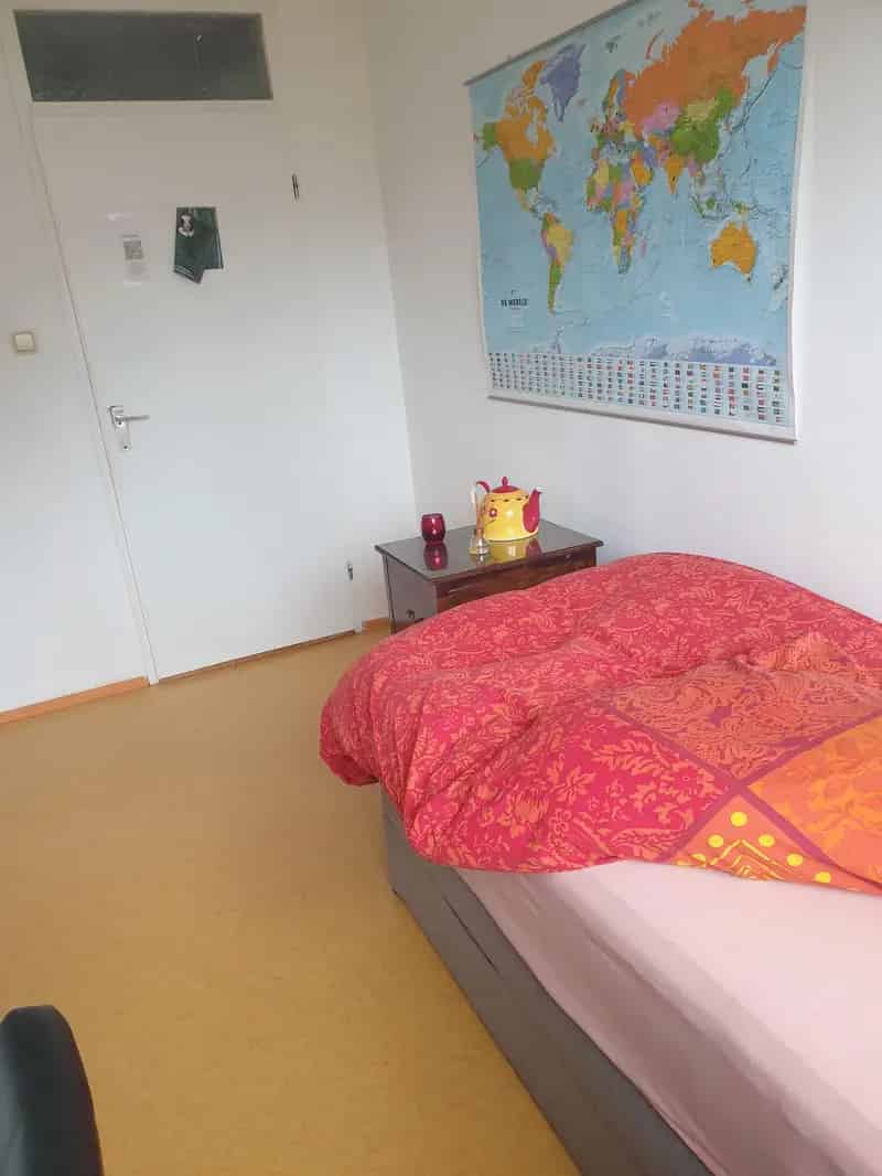 Gemeubileerde Kamer te Huur Per Direct