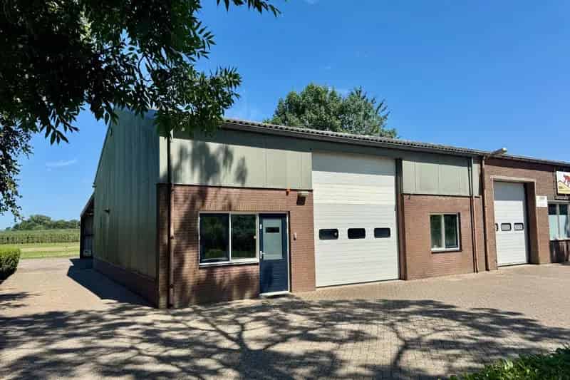 Bedrijfshal te Huur Waardenburg 214m2 A2 A15