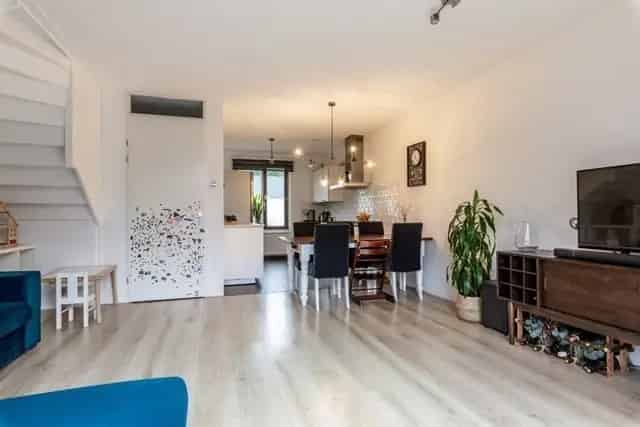 Hoekwoning Zaandam 5 kamers 113m2