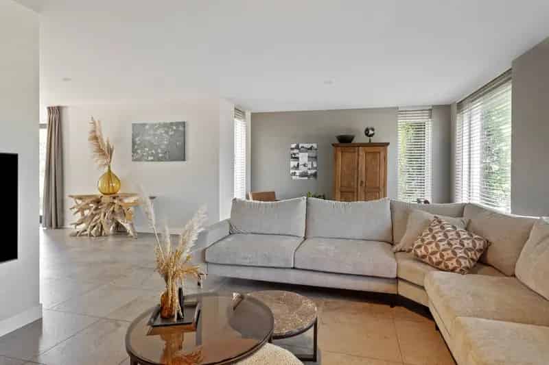 Huis te koop Heesch 5 slaapkamers moderne keuken tuin
