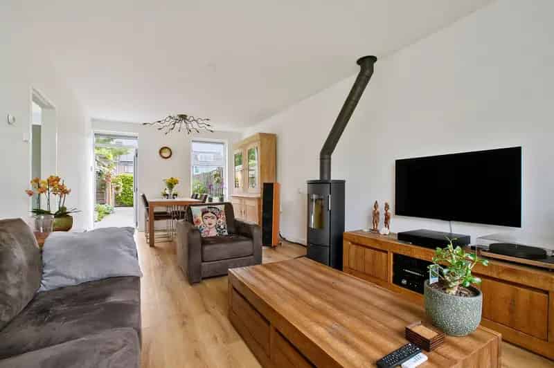 Huis te koop Uithoorn 3 slaapkamers tuin Zijdelwaard