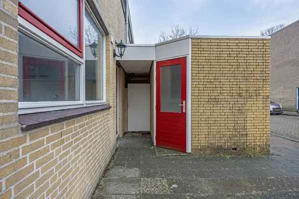 Eindwoning Daalmeer 3 slaapkamers Ruime tuin  Renovatieproject