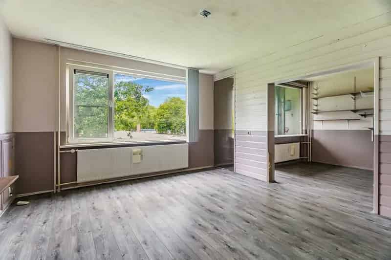 Appartement te koop Zaandam: 72m2, 4 kamers, balkon, lift, te renoveren