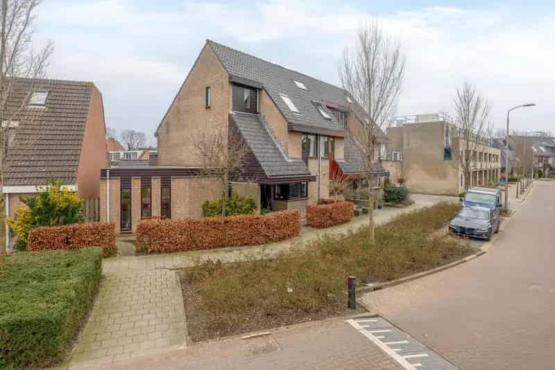 Ruime 7 Kamer Hoekwoning Koningshof Pijnacker