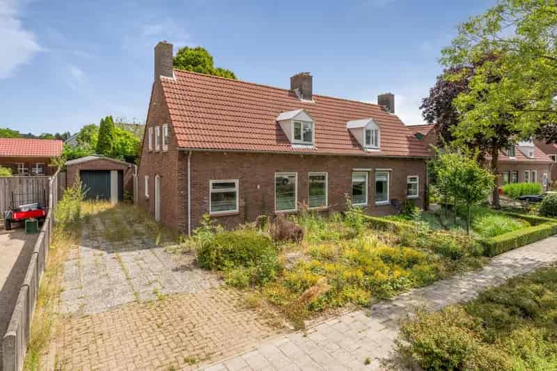 Huis te koop: van Glymesstraat 34 4758 AD Standdaarbuiten 