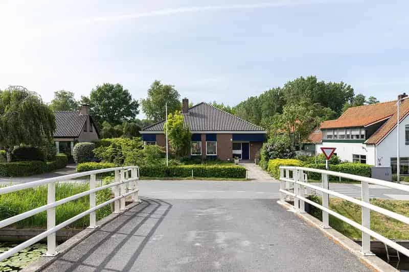 Vrijstaande woning Alblas met dubbele garage en vrij uitzicht