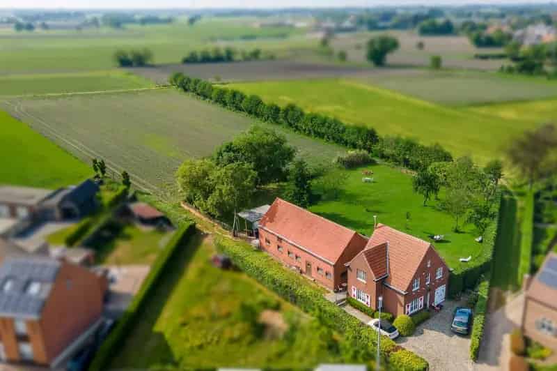 Woonboerderij met Schuur en Landbouwgrond te Hoogstraten