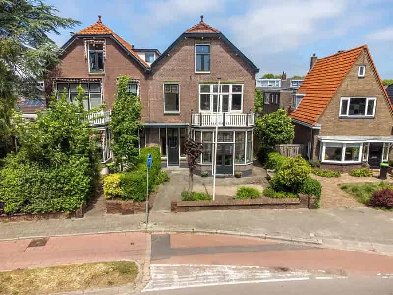Herenhuis Rijnsburg 5 slaapkamers grote tuin monument