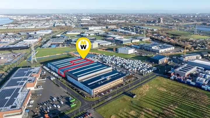 Bedrijfshal Dordrecht te huur: Opslagruimte met Kraan 40.000kg