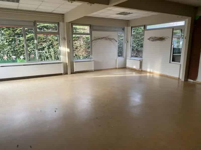Antikraakwoning Zwijndrecht 49m2 voormalig schoolgebouw