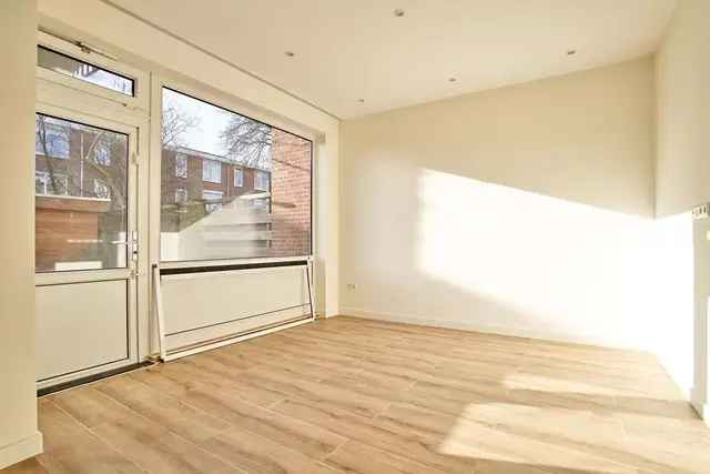 Amsterdam Benedenwoning 40m2 2 Kamers