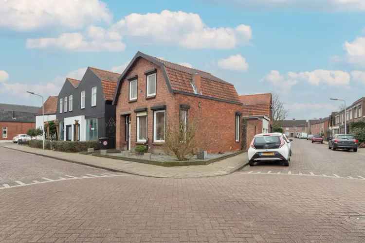 Gerenoveerde Vrijstaande Woning te Axel