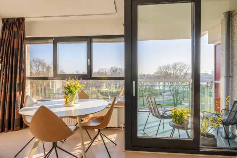 Appartement Rotterdam Oostmaaslaan: Licht, Ruim en Modern