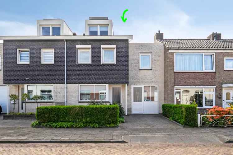 Ruime Tussenwoning met Sauna en Dakterras Nabij Voorzieningen