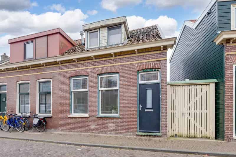 Ruime woning met potentie te Zaandam