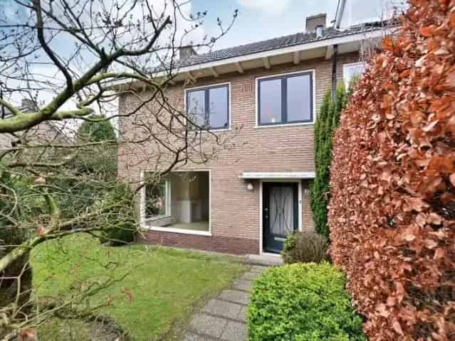Ruim Hoekhuis Bussum 3 slaapkamers uitbreiding mogelijk