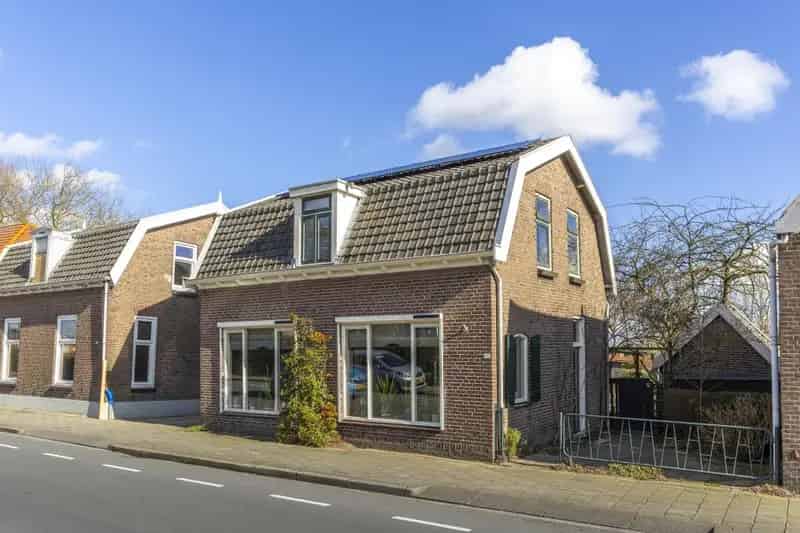 Vrijstaande woning 398m2 tuin nabij ijsbaan modernisering of nieuwbouw