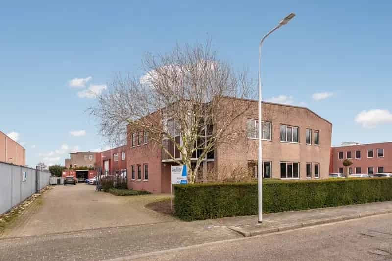 Bedrijfshal te Huur Houten 1284m²