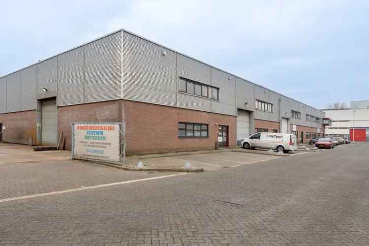 Bedrijfshal te Huur Hoogvliet 344m2 Kantoor Buitenterrein A15