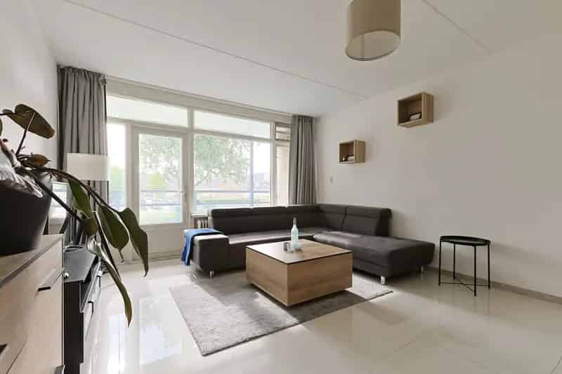 4-kamer appartement met balkon en fietsenberging te koop