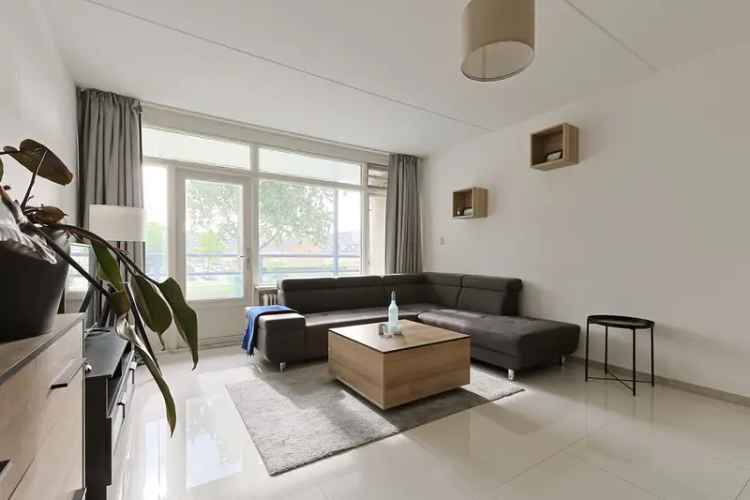 4-kamer appartement met balkon en fietsenberging te koop