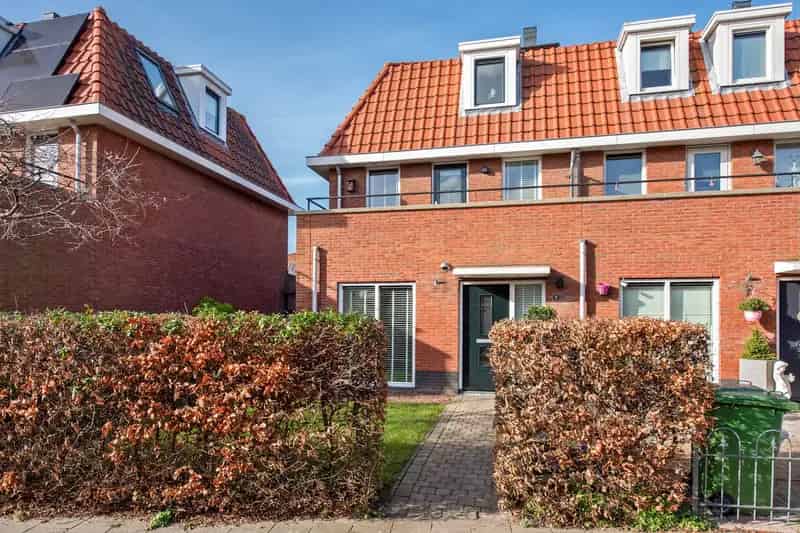 Huis te koop Zandberglaan Den Haag 5-kamer hoekwoning 125m2
