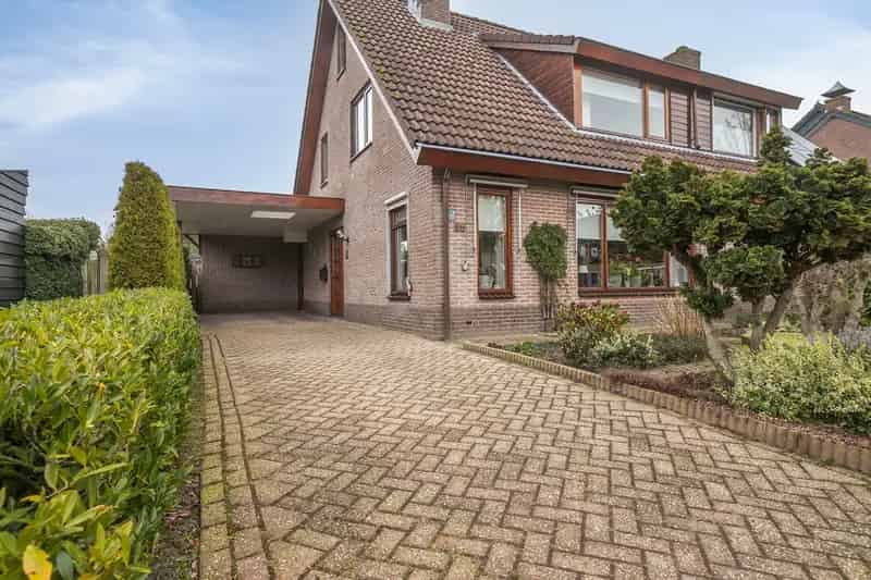 Twee Onder Een Kapwoning Zwartebroek