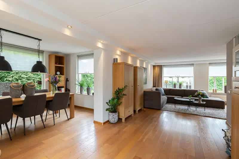 Ruime gezinswoning Sliedrecht 4 slaapkamers kantoor aan huis