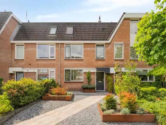 Moderne Eengezinswoning te koop in Sommelsdijk