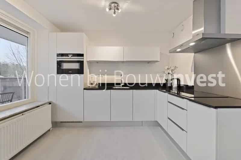 Ruim 4-Kamer Appartement Buitenveldert 108m2 Nabij Amsterdamse Bos
