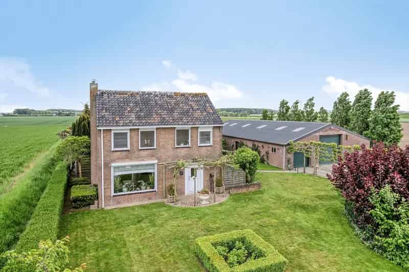 Royale Vrijstaande Woning met Riante Schuur in de Brabantse Polder