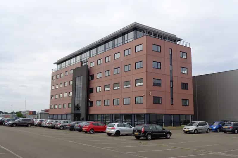 Kantoorruimte te huur Born nabij A2 - 2238 m²