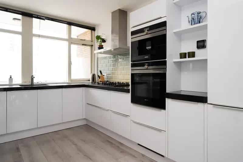 Ruime Hoekwoning 4 Slaapkamers Platostraat