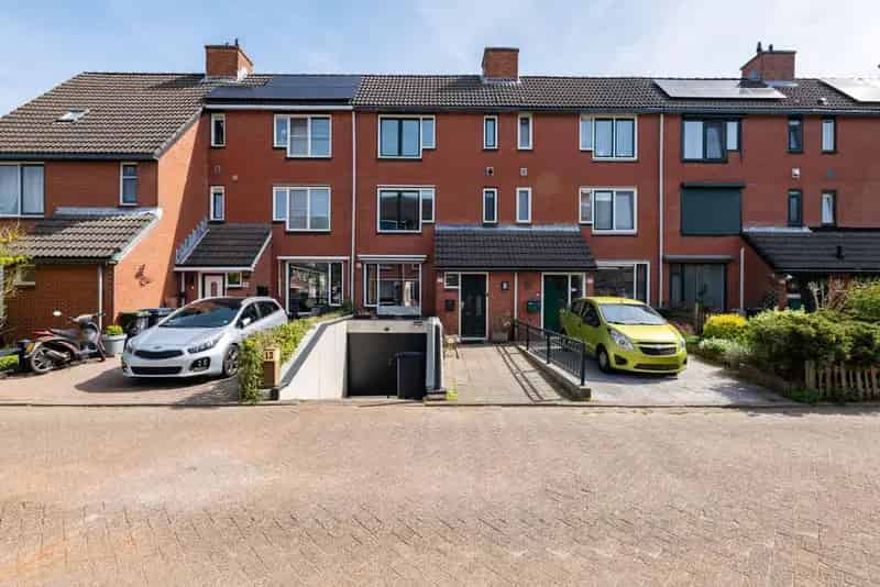 5-kamer gezinswoning De Struytse Hoeck ruim souterrain