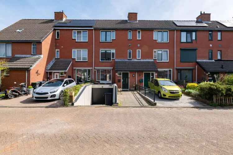 5-kamer gezinswoning De Struytse Hoeck ruim souterrain