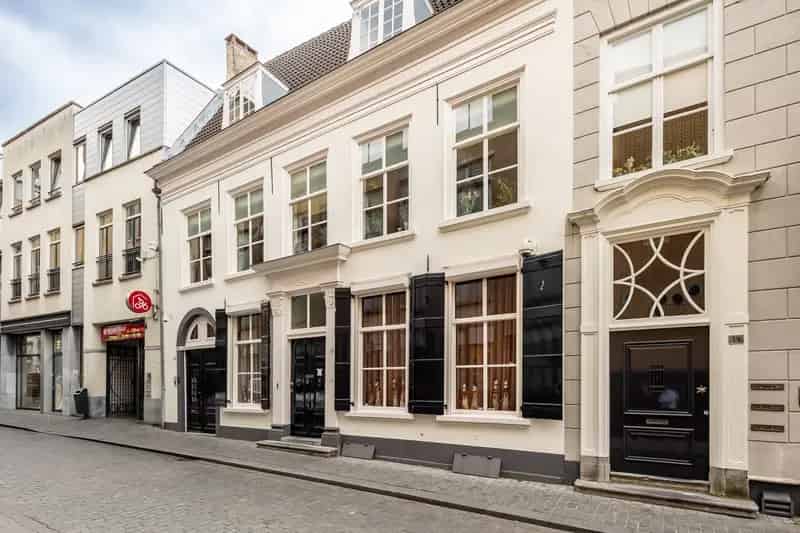 Rijksmonumentale Woning Breda 5 Carports Grote Tuin