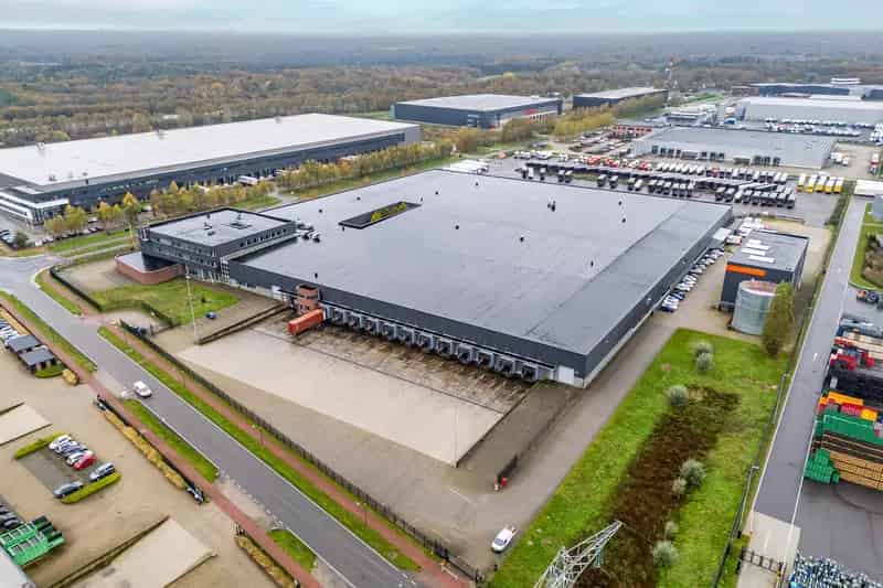 Bedrijfshal te Huur Oss 29379 m² Magazijn Kantoor