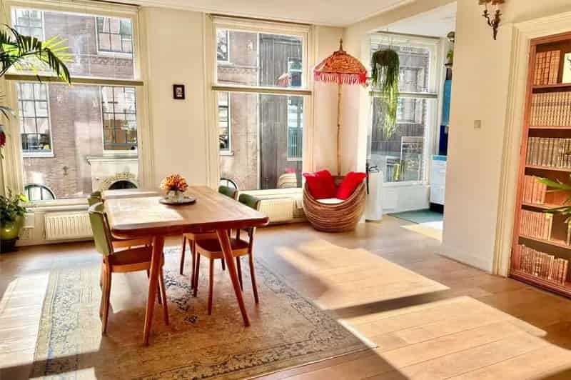 Licht Appartement met Terras Amsterdam Centrum Eigen Grond