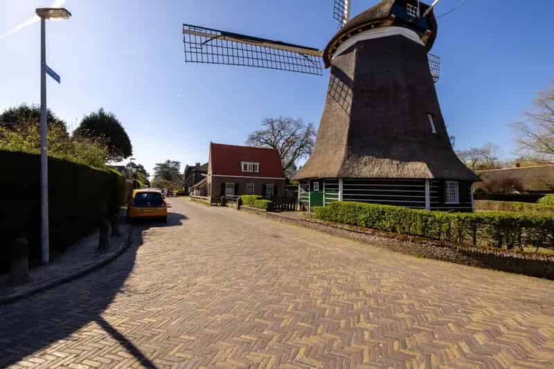 Luxe Villa te Koop Laren 6 Slaapkamers Zwembad Guesthouse