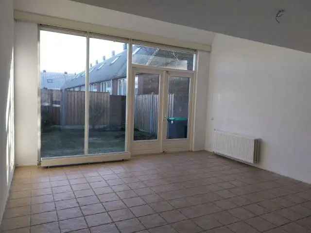 3 Slaapkamer Huurwoning Barendrecht Waterhof  - Beschikbaar per 01-05-2025