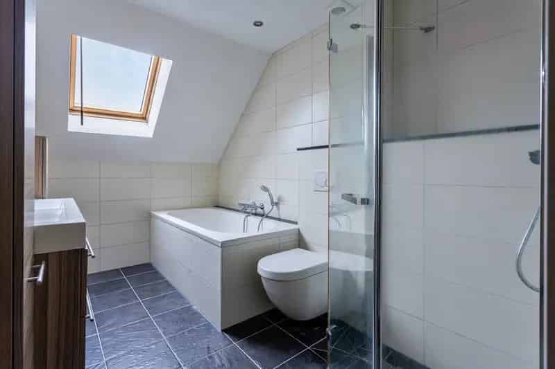 Ruime 2-onder-1-kapwoning met studio Generalenbuurt