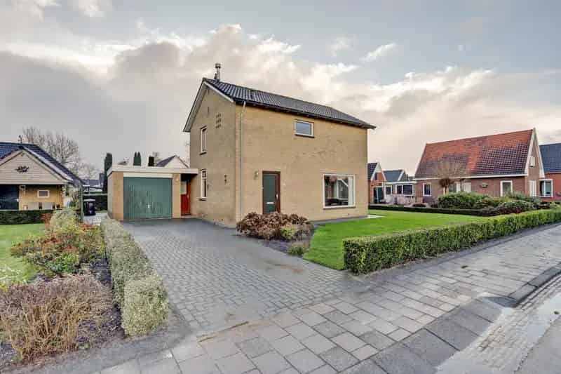 Vrijstaande woning Emmer Compascuum 500m2 grond HR++ kozijnen