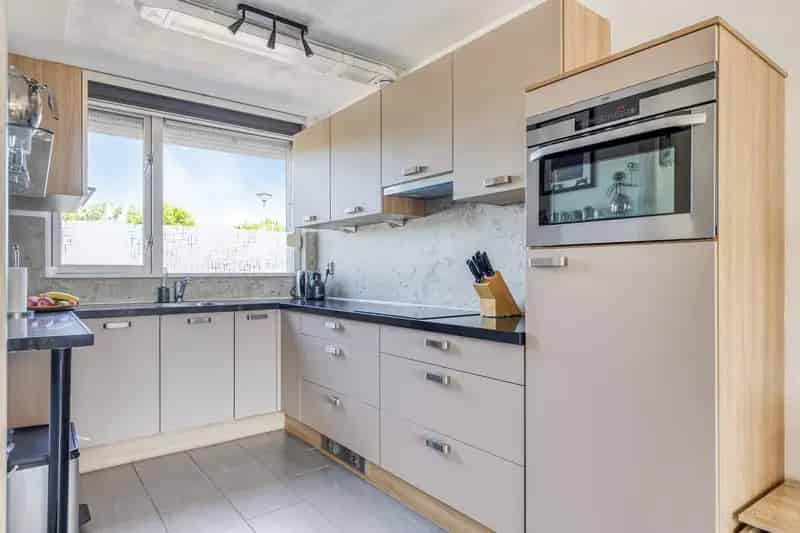 Huis te koop Spijkenisse 4 slaapkamers tuin aan het water