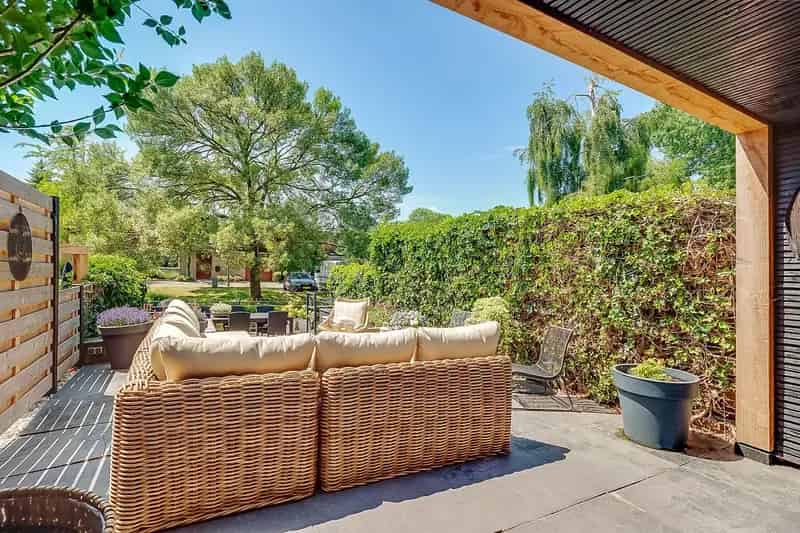 Ruime Eindwoning Nieuw Vennep  Garage Tuin Aan Het Water