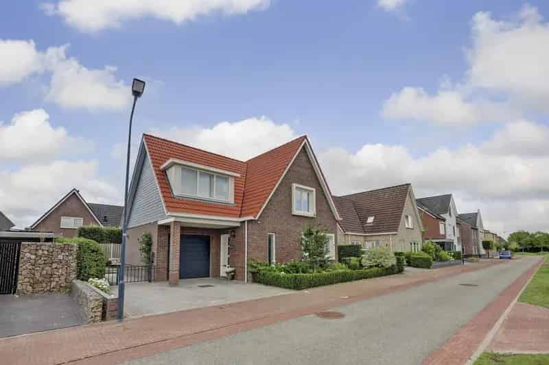 Vrijstaande woning Goes 5 slaapkamers moderne keuken tuin zonnepanelen